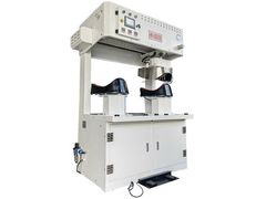 Rimpelvrije hemdarm gat naadpers machine 2 bovenste ploeg werkpositie