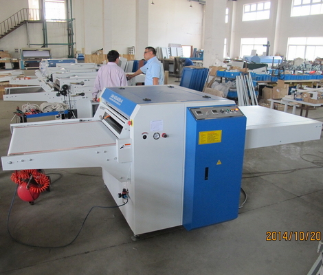 Het pneumatische Smeltende Digitale Controlemechanisme 380V 600 900 1200 van de Overhemds Strijkende Machine